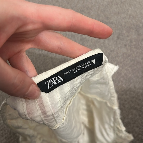 White ruffle + lace top - Picture 5 of 5